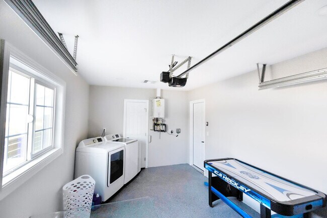 Building Photo - 451 E Lincoln Ave