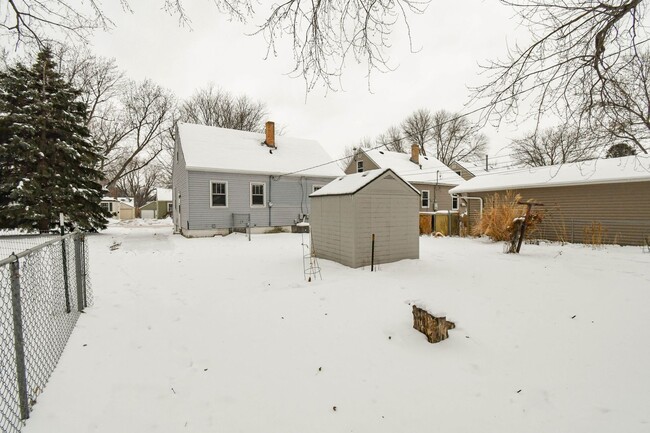 Building Photo - Charming Home in Central Sioux Falls with ...