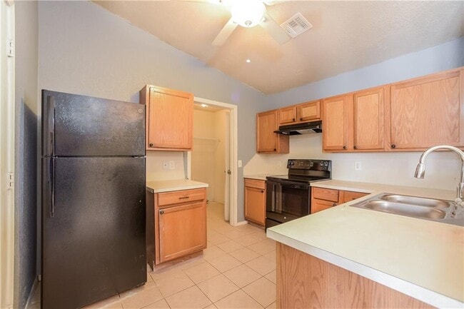 Building Photo - 15400 Lilly Garden Ln