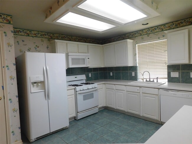 Building Photo - 3702 Heritage Colony Dr