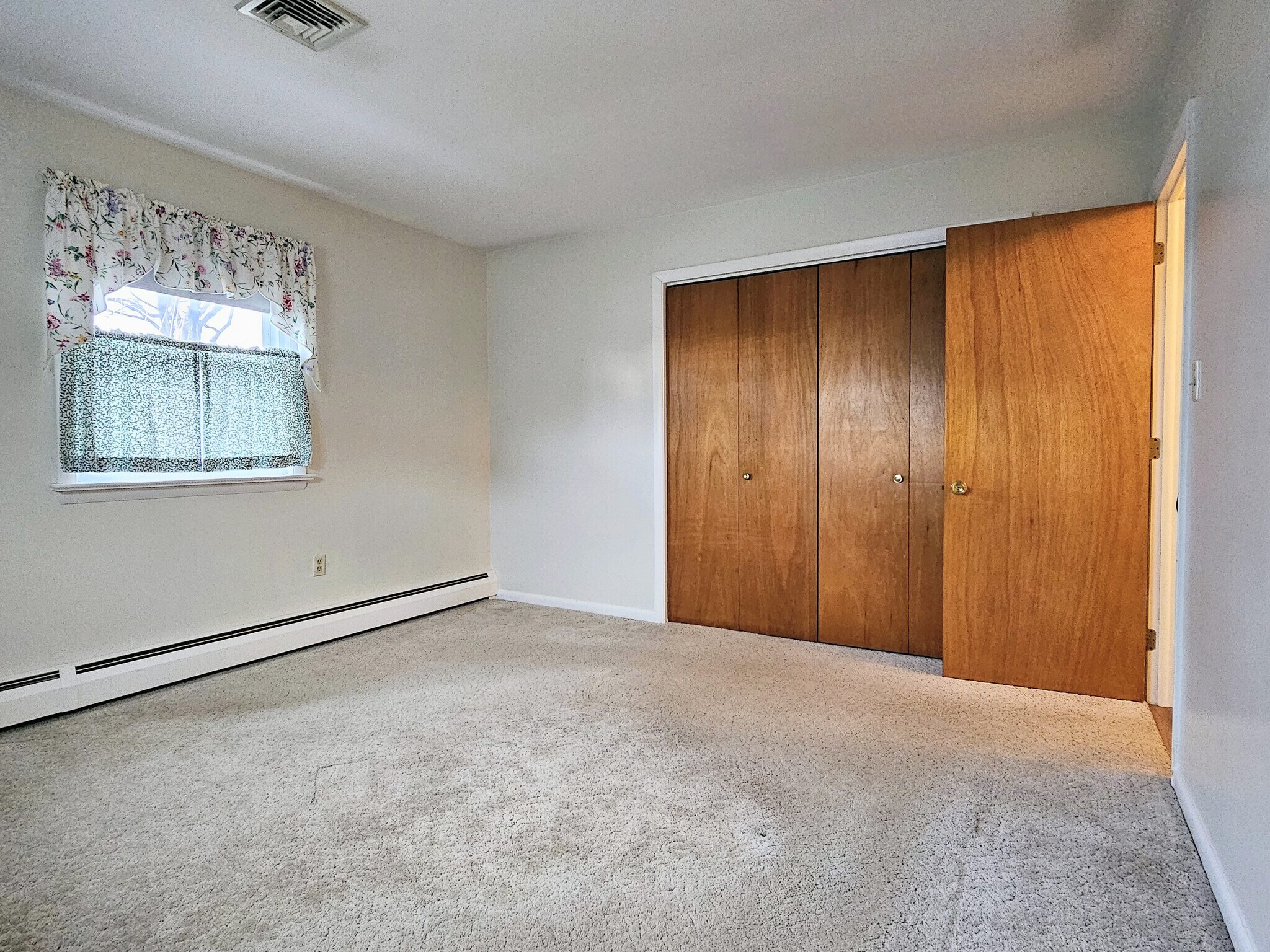 Building Photo - 3 Hillcrest Ave