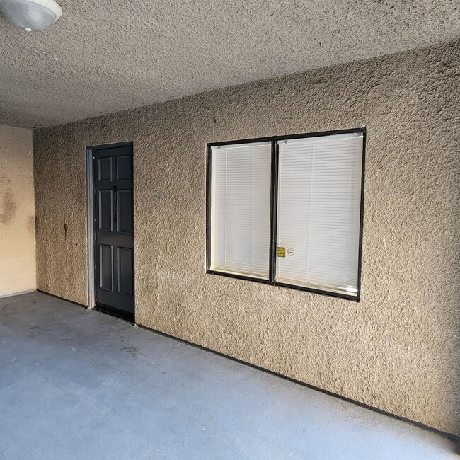 Corner Unit Entry - 10901 Laurel Canyon Blvd