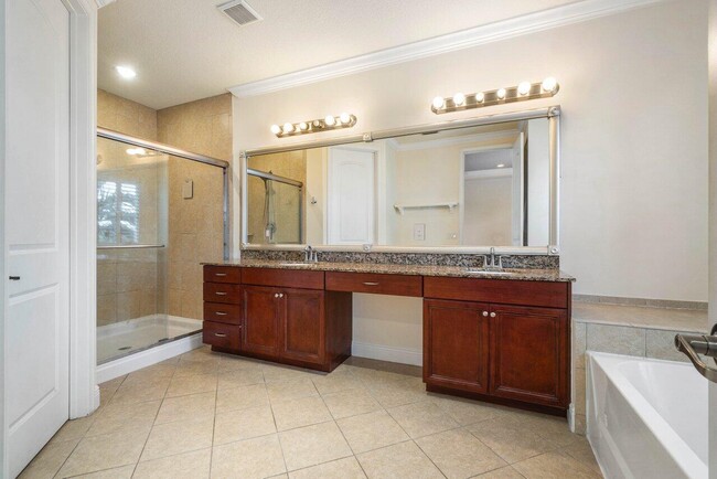 Building Photo - 8429 Cocoplum Sound Ln