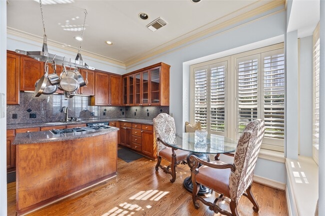 Building Photo - 42 Milan Estates