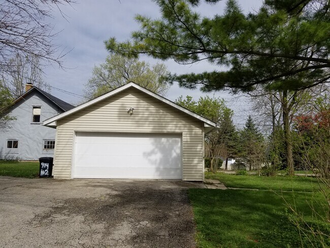 Building Photo - 5425 Webster St