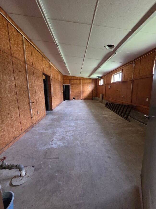 Building Photo - Herald Ranchette