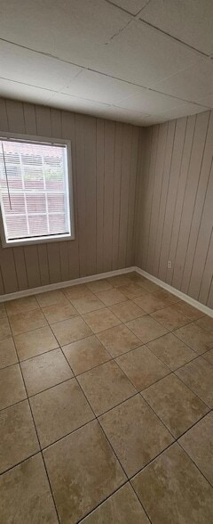 Building Photo - 1202 Summer St