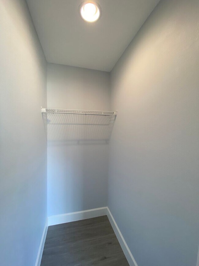 Building Photo - Desirable SW Ocala Neighborhood 3/2/2 **WON'T LAST**