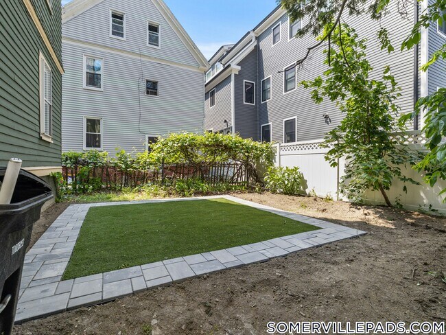 Building Photo - 59 Hawthorne St