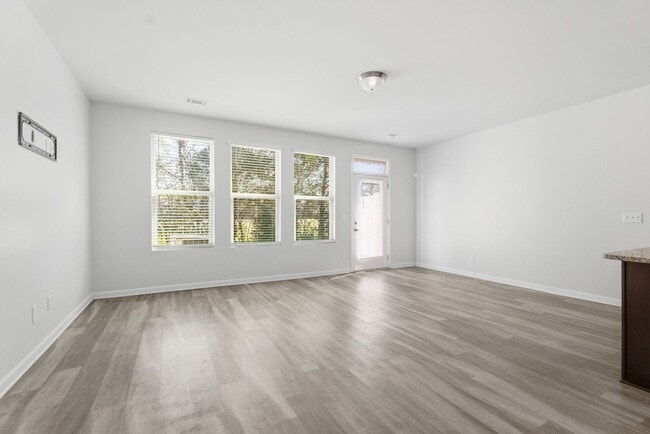 Building Photo - Murfreesboro Townhome