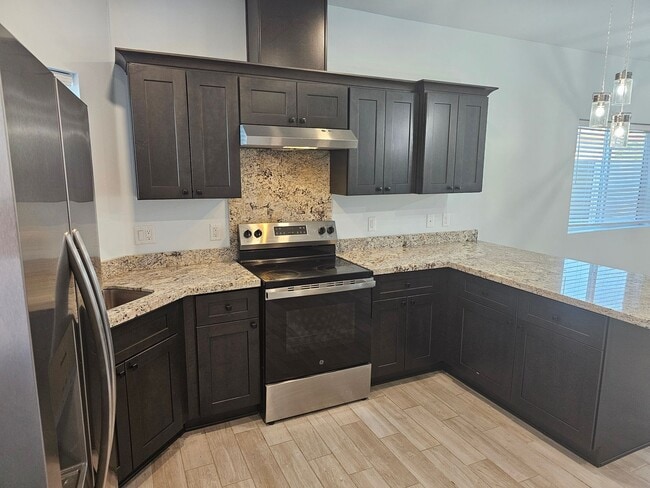 Building Photo - New San Luis AZ Rental with landscaping and fenced lot - 3 Bedrooms