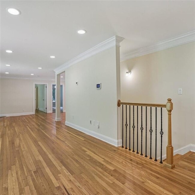 Building Photo - 3859 Peachtree Dunwoody Rd
