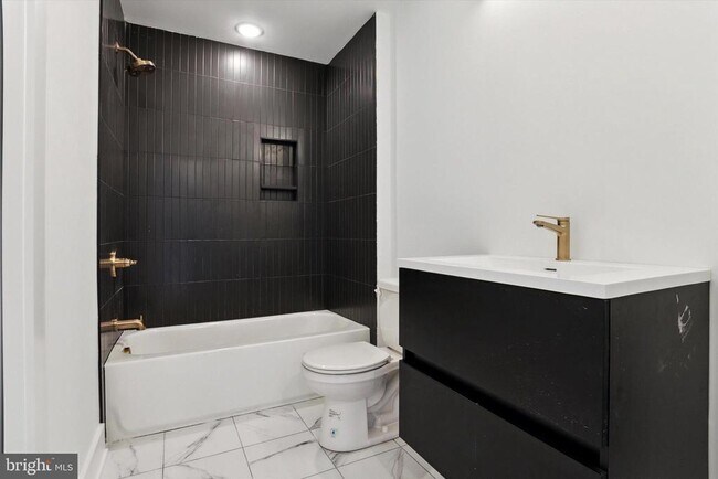 Building Photo - 367 W Hortter St