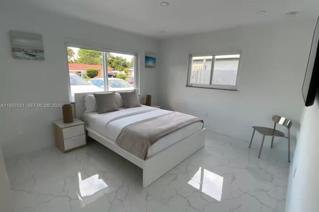 Building Photo - 10010 SW 162nd St