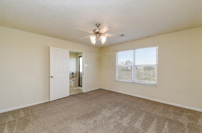 Building Photo - 15930 Langhamwood Ln