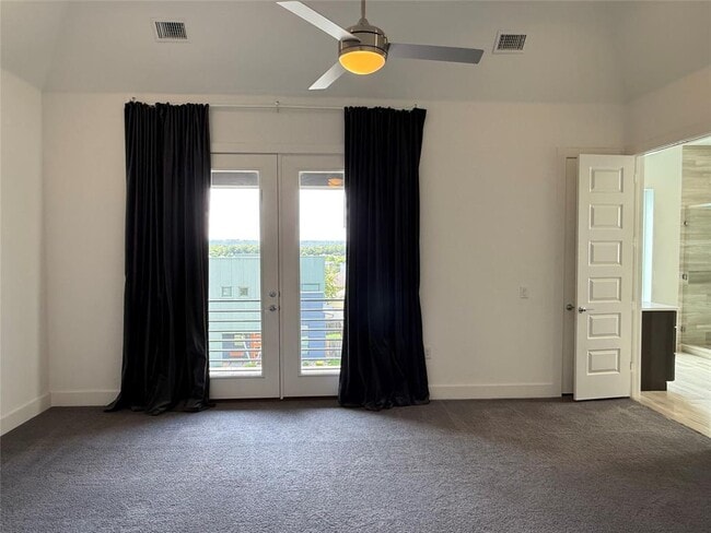 Building Photo - 6117 Seville Dr