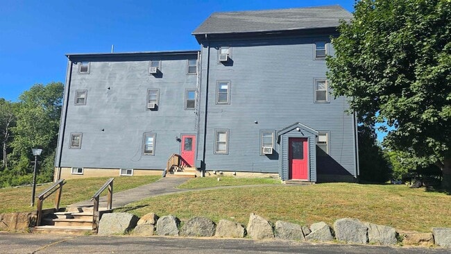Building Photo - 159 Portsmouth Ave