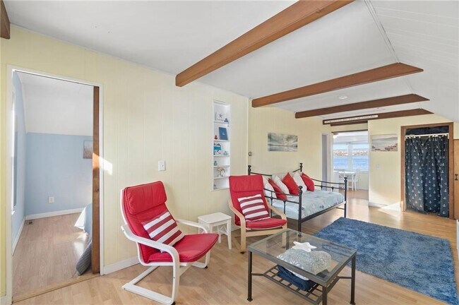 Building Photo - 15 Cedar Ave