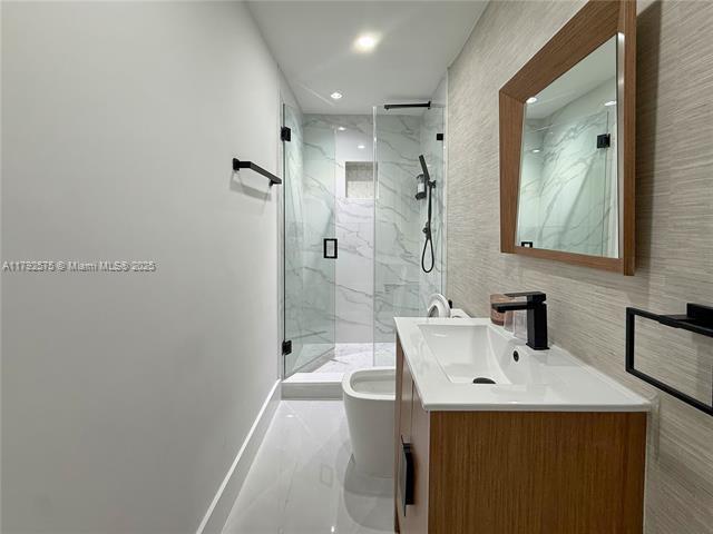 Building Photo - 927 SW 18th Ave