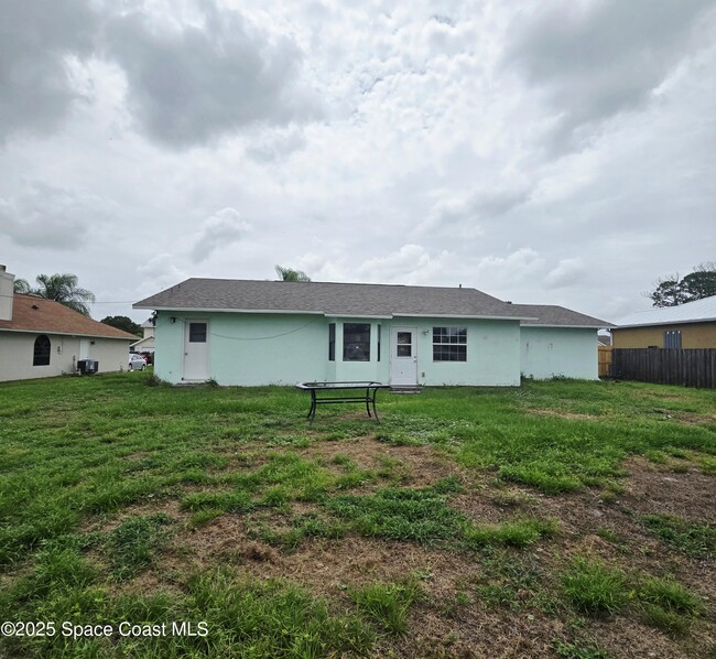 Building Photo - 1219 Meissen Ave NW