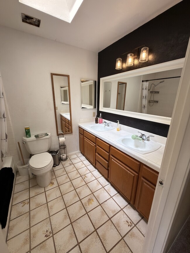 Building Photo - 9062 Stargaze Ave