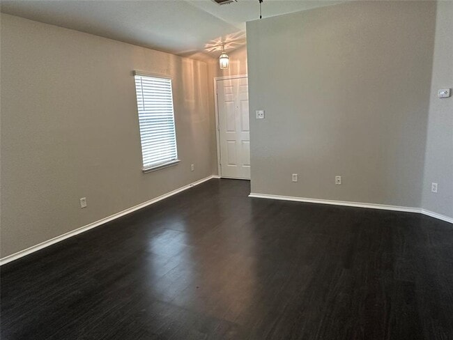 Building Photo - 1600 McDowell Bend