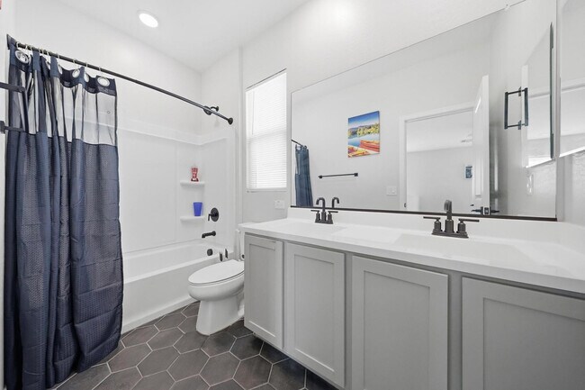 Building Photo - 997 S 150th Dr