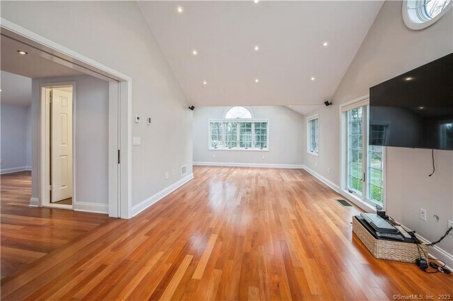 Building Photo - 2428 Long Ridge Rd
