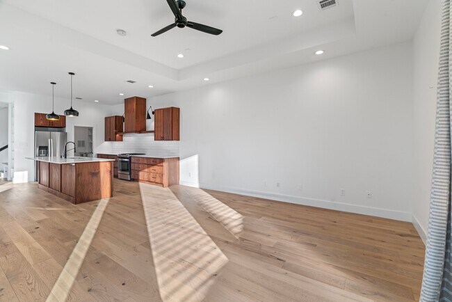 Building Photo - 3802 Commerce St