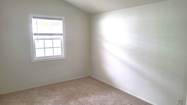 Bedroom 2 - 132 N Malena Dr