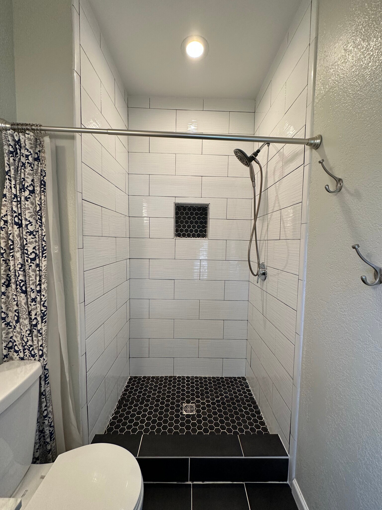 Primary Bath - 756 S Bristol St