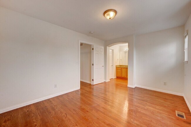 Building Photo - $3,895.00 - 5 Bedrooms, 4 Bathrooms, Single Family Home in Highlands Ranch with Fenced Yard!