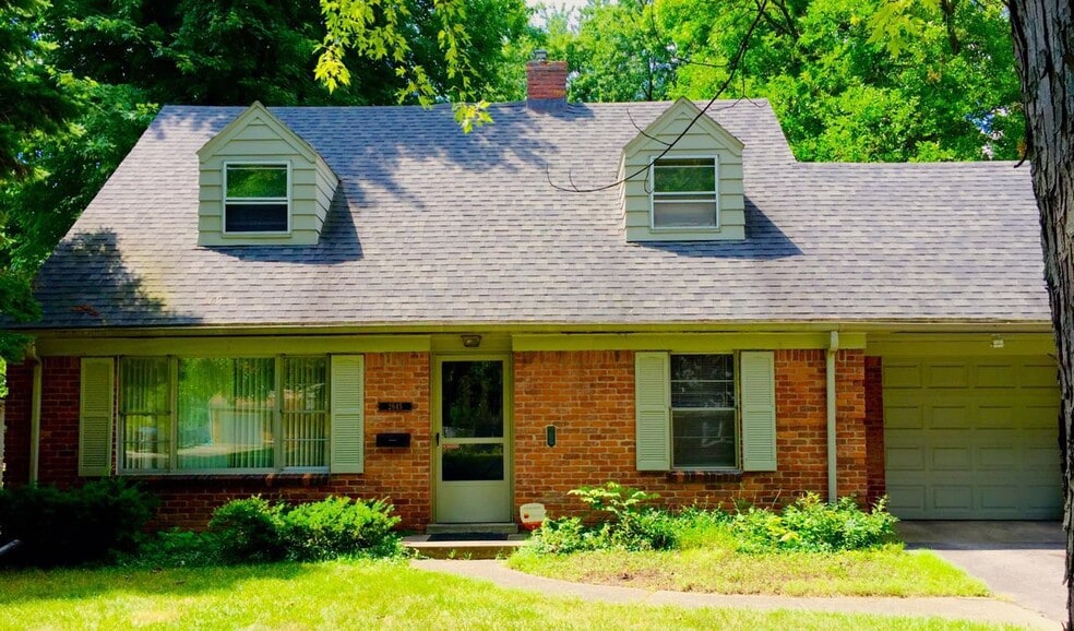 Primary Photo - 2645 Drummond Rd