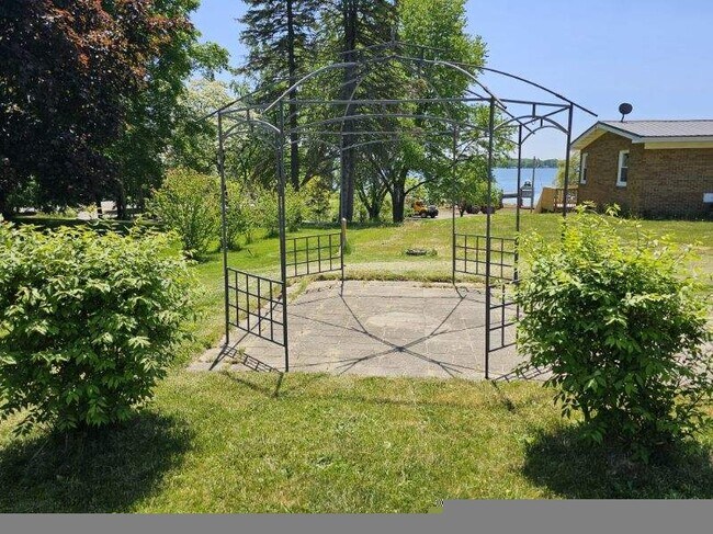 Building Photo - 5230 Spring Grove Ave