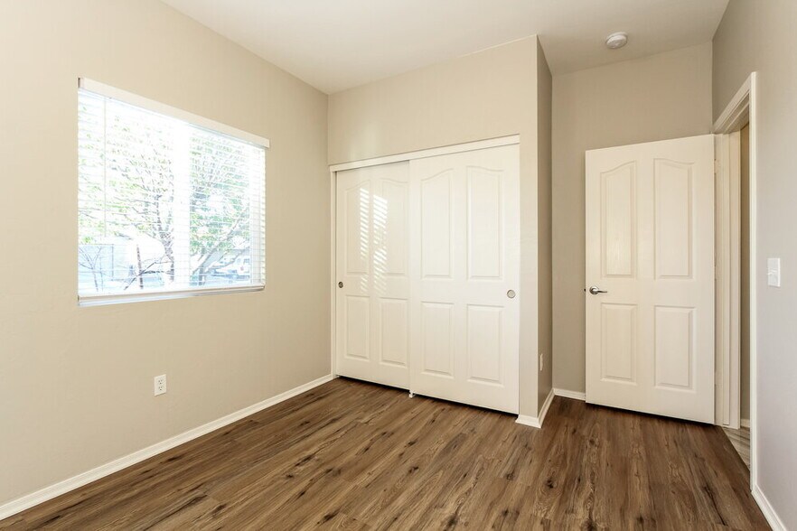 Building Photo - 8391 W Kittiwake Ln