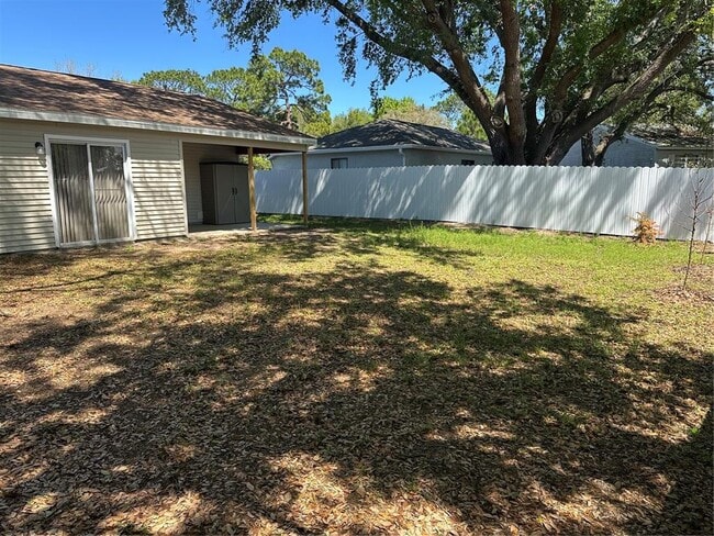 Building Photo - 5 Spring Loop Cir