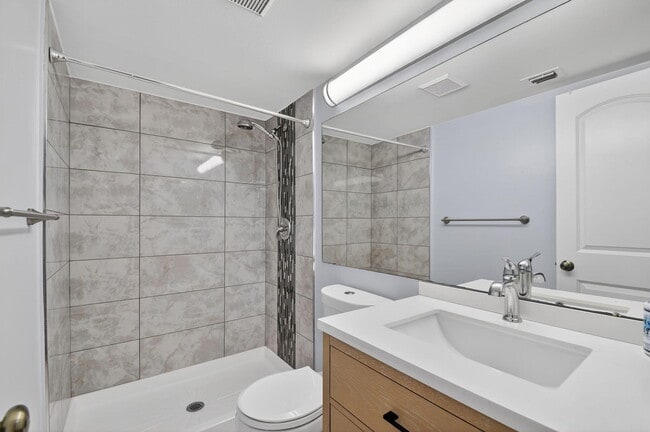 Building Photo - 511 Shady Pine Way