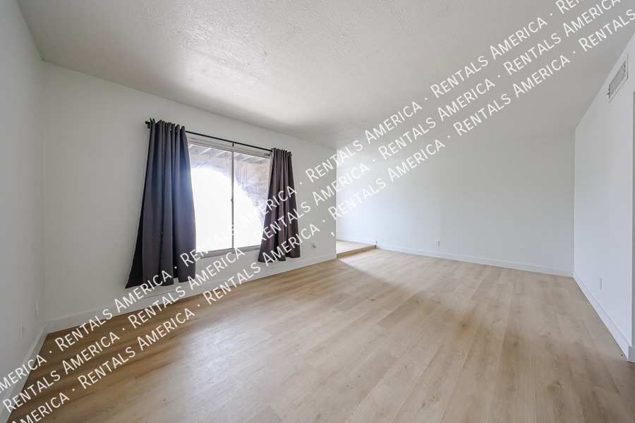 Building Photo - 10642 N 47th Dr