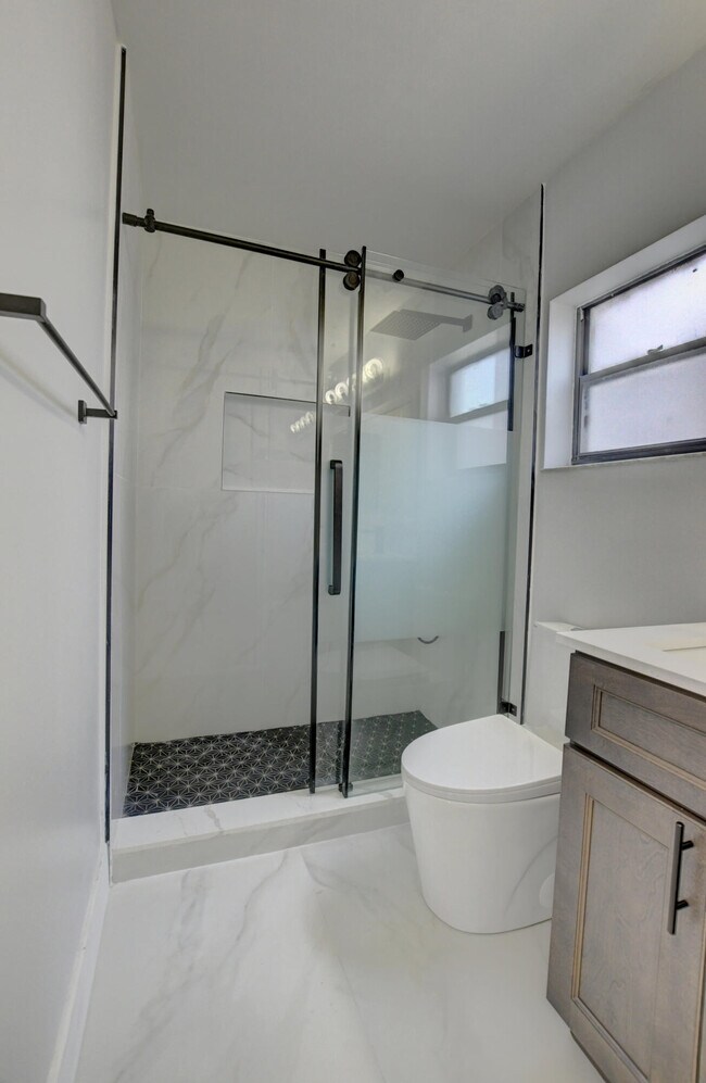 Building Photo - 20995 Country Creek Dr