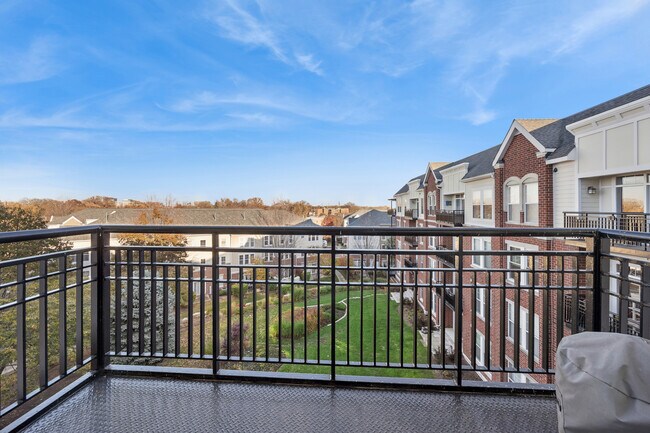 Building Photo - 7757 Van Buren St