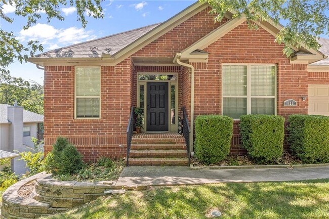 Building Photo - 621 Rockcliff Rd