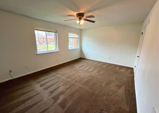 Building Photo - 102 Caernarvon Ct