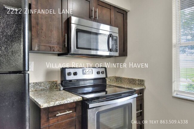 Building Photo - Julian Hills Apartments: Your Oasis in Eag...