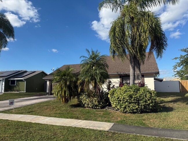 Building Photo - 11701 NW 37th Pl