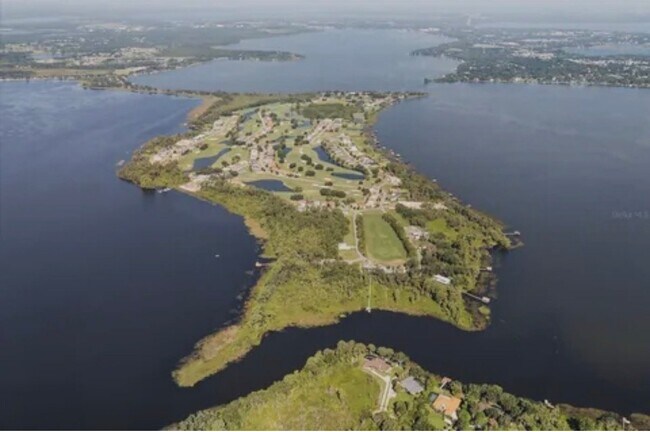 Building Photo - 30429 Island Club Dr