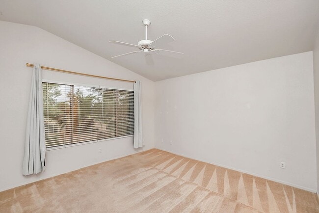 Building Photo - Perfect Gilbert Location