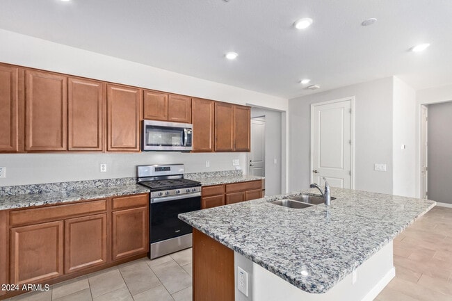 Building Photo - 9746 E Tumbleweed Ave