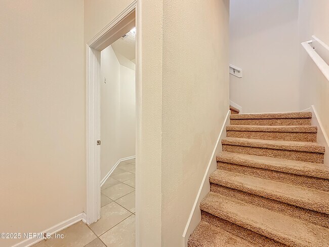 Building Photo - 218 Larkin Pl