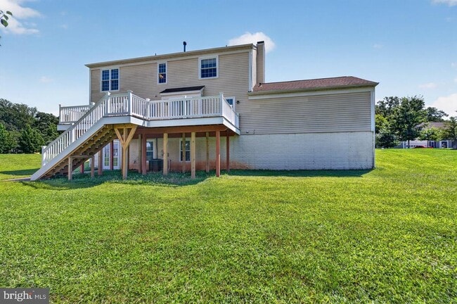 Building Photo - 811 Chatsworth Dr