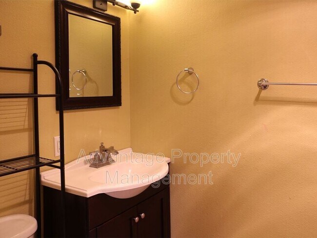 Building Photo - 1250 NW 23rd St